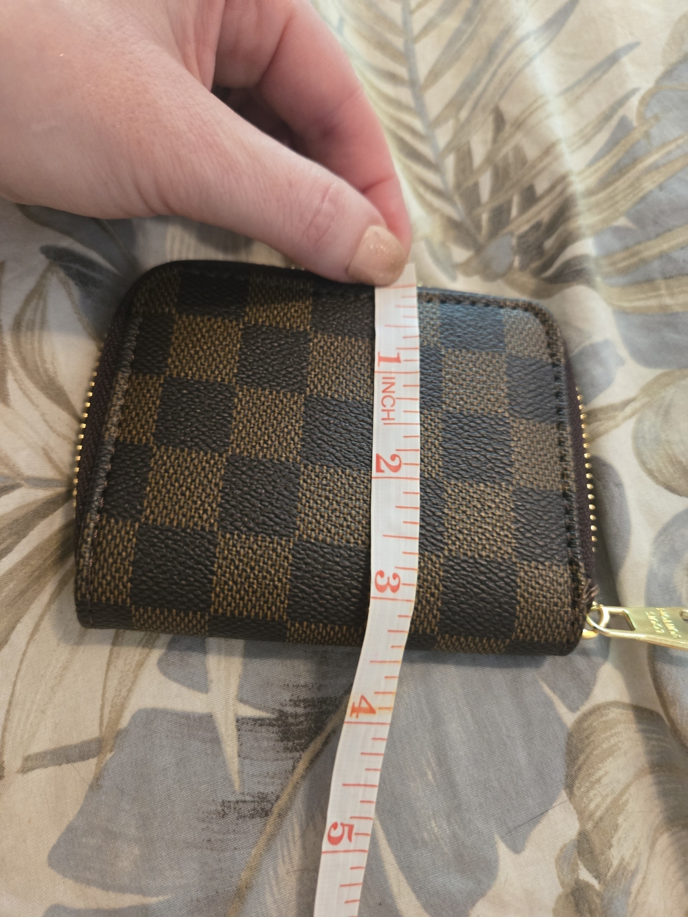 Designer-Style Brown Checkered Zip Wallet - Picture 8 of 9